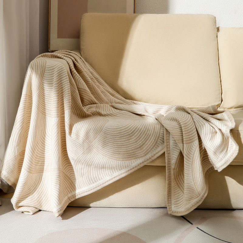 Роскошное одеяло с принтом в в – обзор и цена Home Textiles Europe